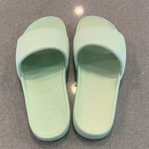 lululemon athletica restfeel slides